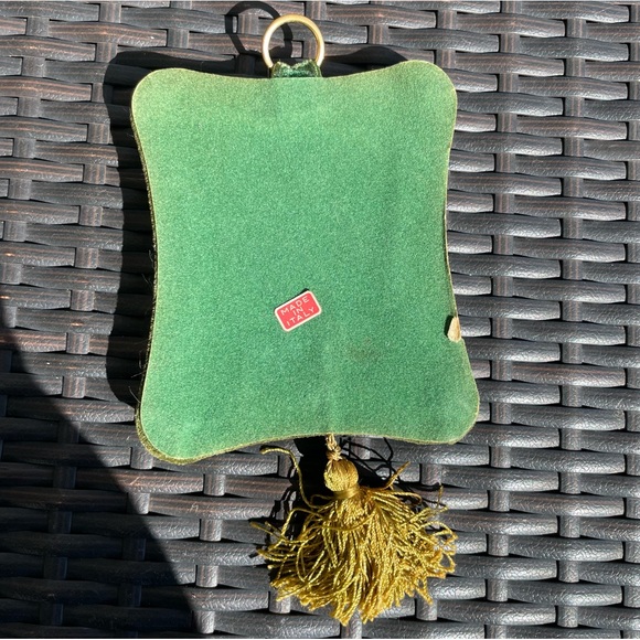 Vintage RARE Set of Velvet Cameo Plaques - Picture 5 of 10